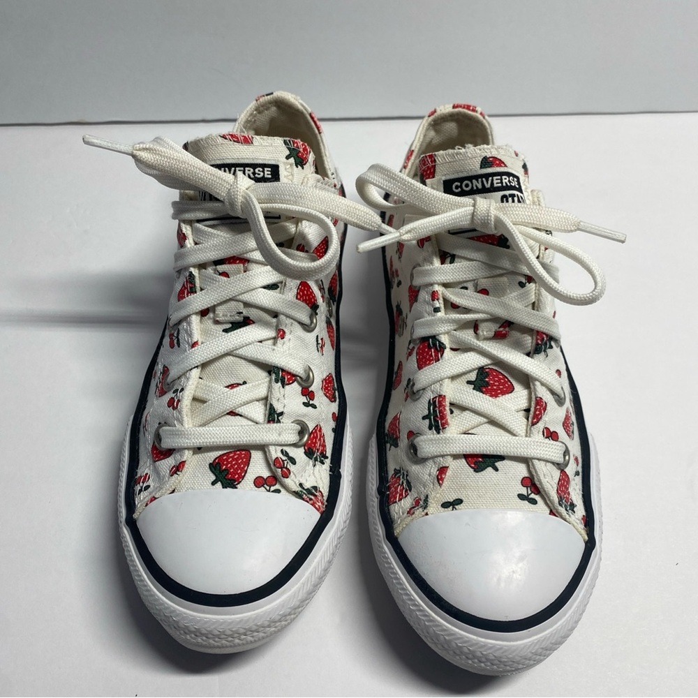 Girls Converse Chuck Taylor All Star Low-Top Strawberry Cherry Shoes Sz 2